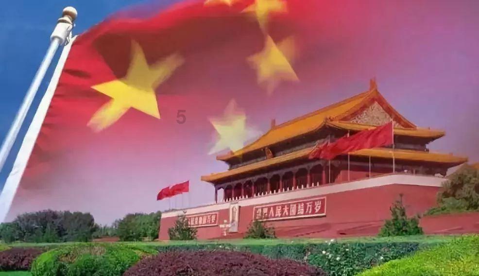 危险！乐山一男子车祸被困消防员连喊坚持住